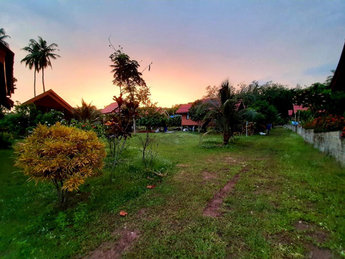 Gardenhomeresortkohjum Koh Jum Bagian luar foto